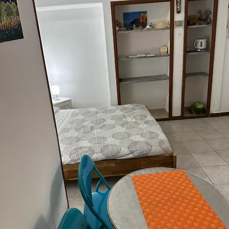Πανσιόν L'acciuga *