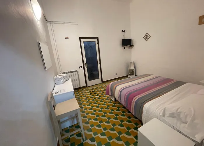 阿菲塔加梅尔阿慈加酒店 3* 斯培西亚